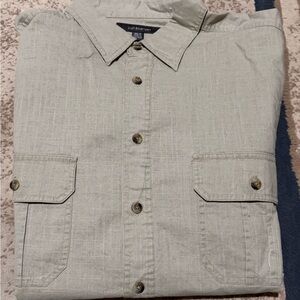 Croft & Barrow Men’s Light Grey Button-Up Short Sleeve Shirt XLarge